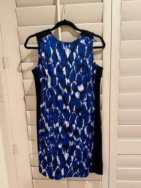 Vince Camuto Blue Sleeveless Patterned Sheath Dress - Size 2